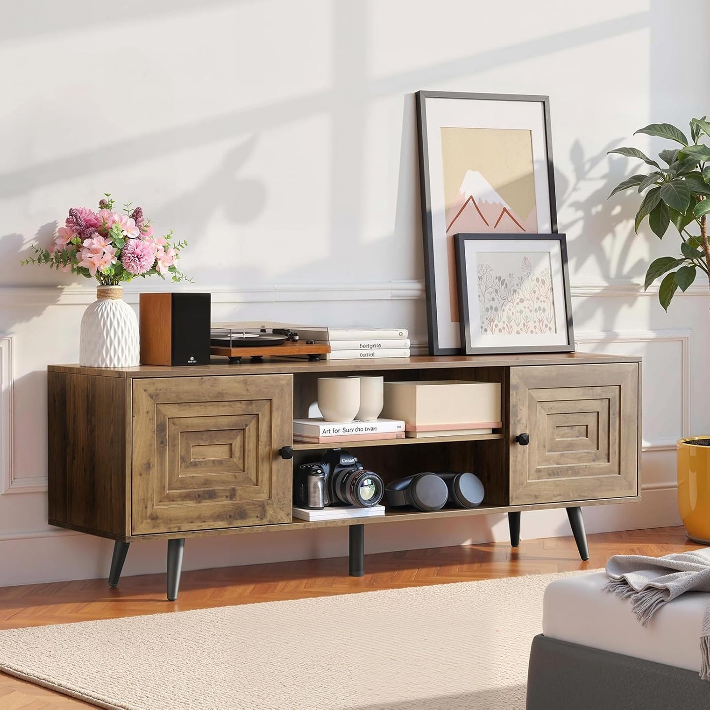 Mid Century Modern TV Stand for 65" TV, Wooden TV Stand Entertainment Console with Open Shelving and 2 Storage Cabinets for Bedroom, Living Room（Rustic Oak）